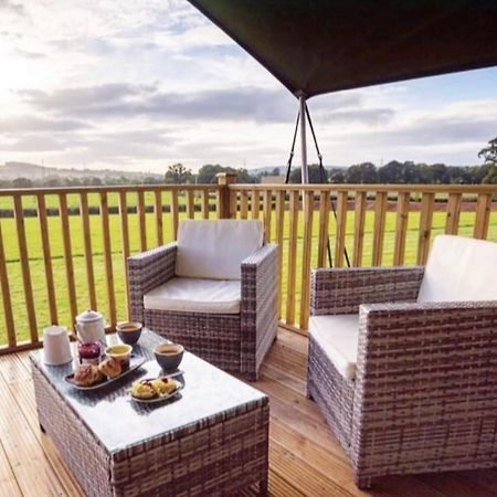 Midleydown Luxury Glamping Hotel Exeter Exterior photo