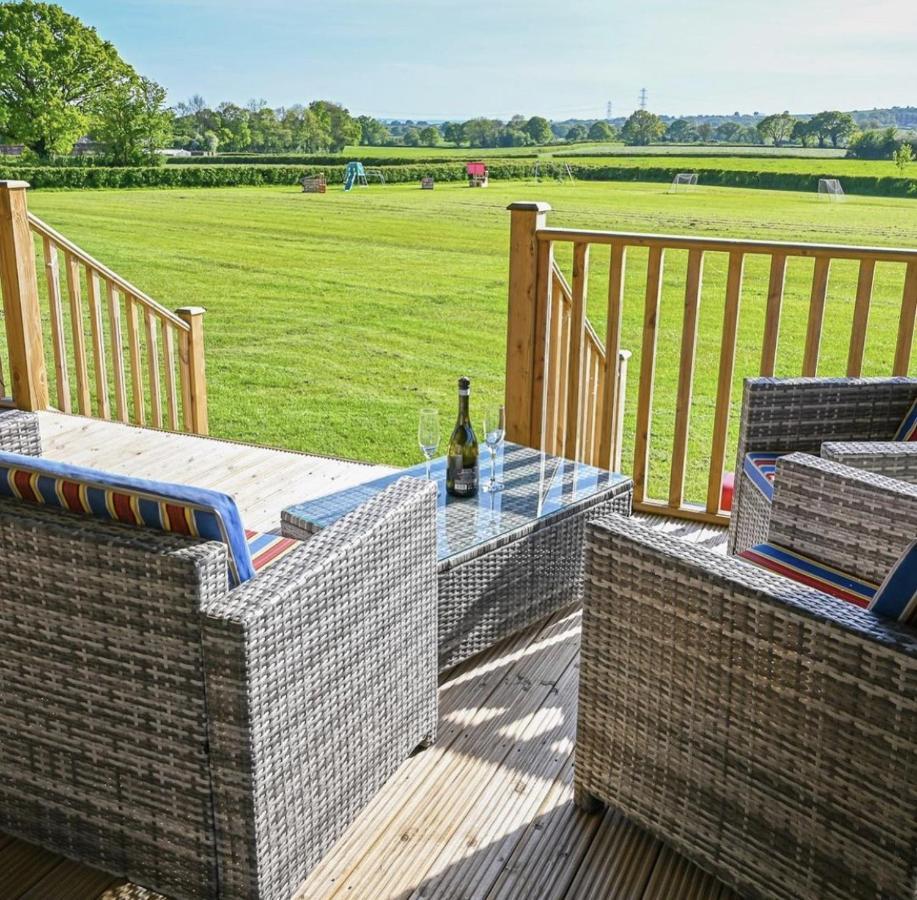 Midleydown Luxury Glamping Hotel Exeter Exterior photo